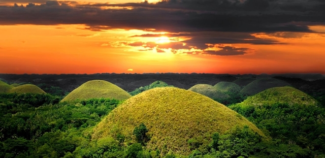 Czekoladowe Wzgórza zachód