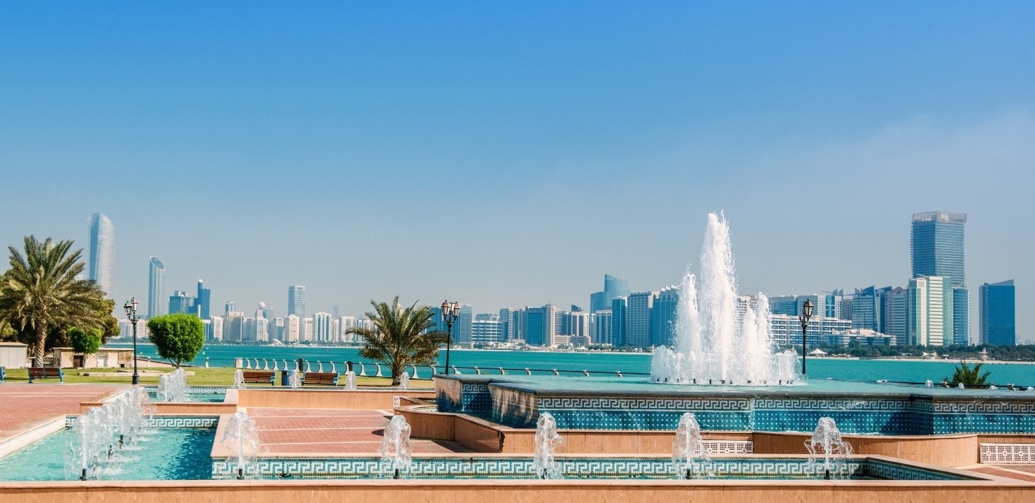 Zatoka Perska z pokładu statku – jak wygląda życie między pustynią a morzem?