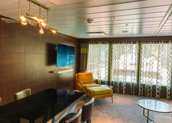 The Haven Deluxe Owner's Suite z dużym balkonem